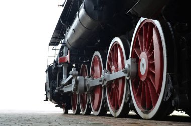 buharlı tren kırmızı tekerlekler