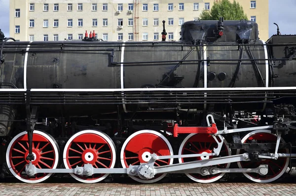 Rodas vermelhas do trem a vapor — Fotografia de Stock