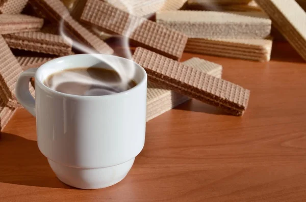 Tasse à café et gaufres — Photo