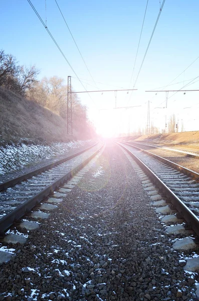Krajina Zasněžené Zimní Ruské Železnice Pod Slunečním Koleje Pražce Prosinci — Stock fotografie