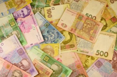 Birçok Ukraynalı para faturaları çeşitli mezheplerin ve renkler. Tarihi ve kültürel figürler ve tarihsel kurumların portreleri ile Ukrayna banknotlar. Modern Ukrayna para - hryvnia. En düşük UAH