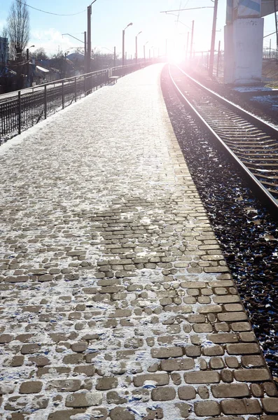 Leeg perron van het station — Stockfoto