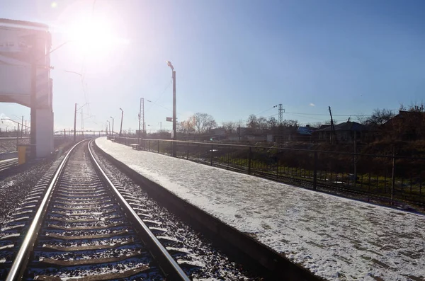 Empty railway station platform — Stock Photo, Image