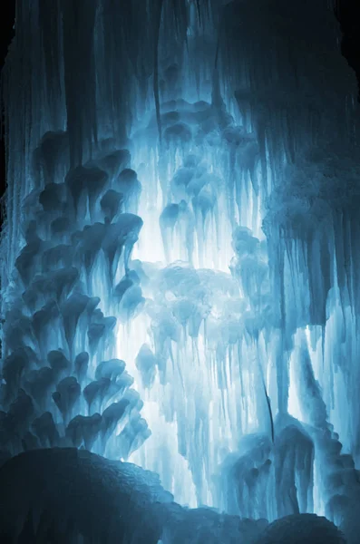 Sople lodu ogromne — Zdjęcie stockowe