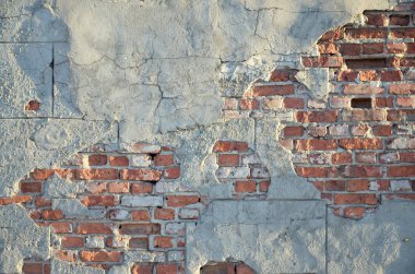 Kırık çimento gerginlik ile tuğla duvar