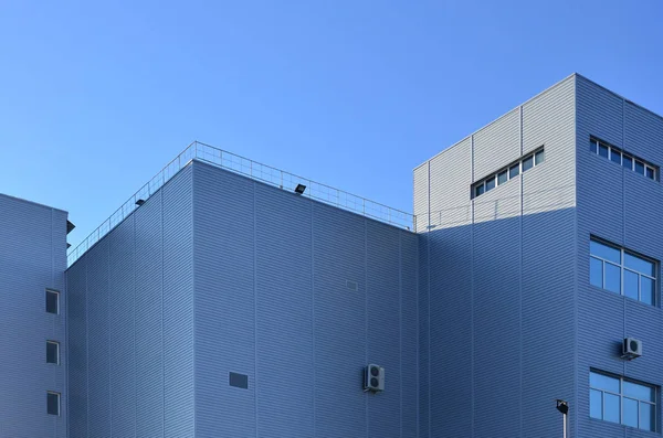 Foto Eines Industriellen Hochhauses Mit Perfektem Abstellgleis Sonnenlicht Das Riesige — Stockfoto