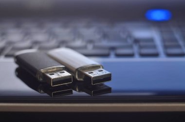 Laptop klavye bellek kartları