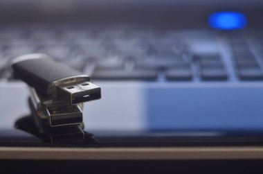 Laptop klavye bellek kartları