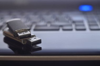 Laptop klavye bellek kartları