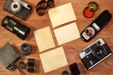 Eski fotoğraf ekipmanı ile natürmort