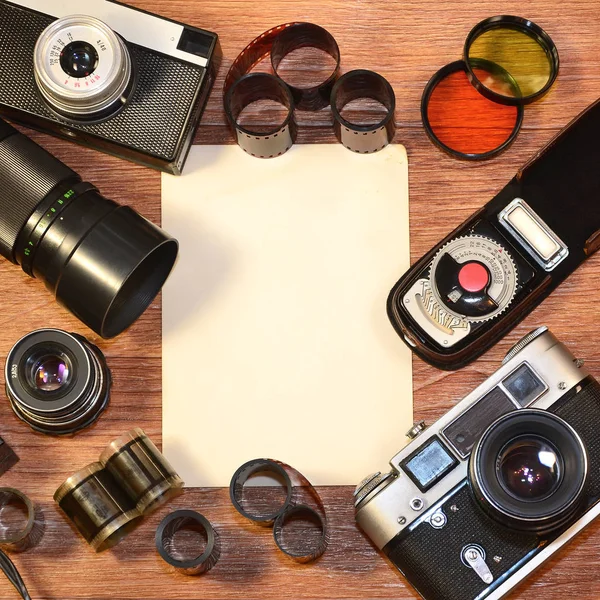 Stillleben mit alten Fotoapparaten — Stockfoto
