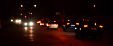 Sanatsal stil - ufuk kentsel soyut doku, şehir ışıkları gece, vintage veya retro renk tonu, sokakta arabadan bokeh ile arka plan bulanık