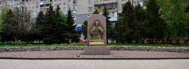Matvei Khizhnyak, tarihsel Pavlograd kurucusu anıt