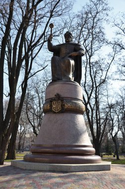 Poltava, Ukrayna - 2 Nisan 2017: Left bank Ukrayna Ivan Mazepa katedral Meydanı Poltava, Ukrayna Hetmanlığı, kazak Hetman Anıtı
