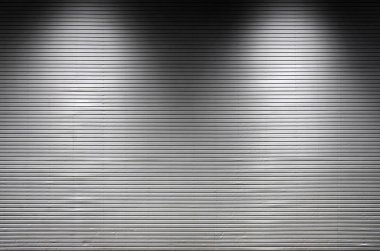 Midd aydınlatmak görünmez ışık kaynakları ile metal duvar
