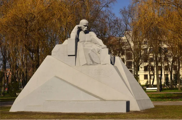 Poltava Ucrania Abril 2017 Monumento Escritor Artista Ucraniano Taras Shevchenko — Foto de Stock