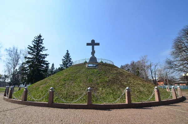 ポルタヴァ ウクライナ 2017 歴史の状態にロシア軍の埋葬の戦闘機の場所と素晴らしいポルタヴァの戦いの文化保護区フィールド — ストック写真