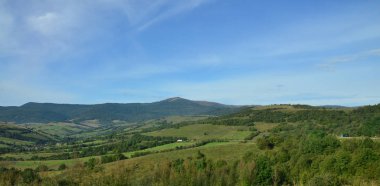 Karpatlar, Ukrayna dağlık arazide parçası. Orman Karpat Dağları kabartmaları tarafından affedilebilir olduğu