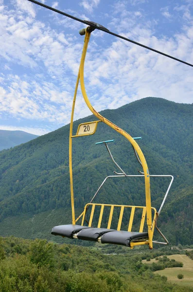 Los Asientos Del Teleférico Fondo Del Monte Makovitsa Una Las —  Fotos de Stock