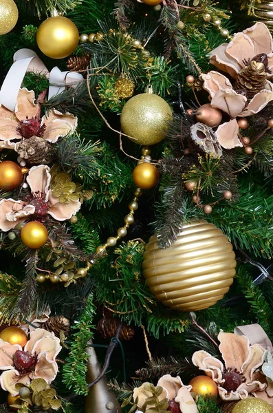 Decorating Christmas Tree Close Decoration Bulb Green Fir Tree Golden — Stock Photo, Image