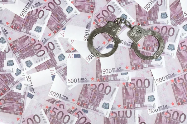 Наручники Фоне Пятисот Евро Финансовая Преступность Грязные Деньги Коррупция 500 — стоковое фото