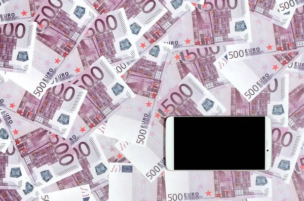 Roxo 500 Notas Euro Smartphone Com Tela Preta Espaço Para — Fotografia de Stock