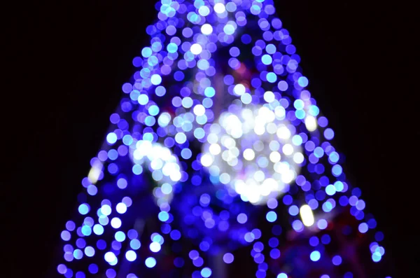 Θολή Θραύσμα Από Δέντρο Νέο Έτος Πολλά Στρογγυλά Φώτα Μπλε — Φωτογραφία Αρχείου
