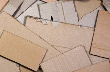 Kağıt dokular, arka plan geri dönüşüm hazır kazıklı. Eski office karton atık kağıt geri dönüşüm için bir paket. Çöp yığını