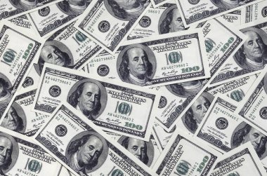 Yüz ABD banknotlar Başkan portreleri ile yığını. Nakit yüz doları kambiyo Doları arka plan görüntüsü yüksek çözünürlüklü