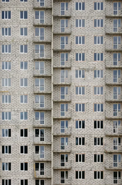 Strukturiertes Muster Einer Russischen Weißstein Wohnhauswand Mit Vielen Fenstern Und — Stockfoto