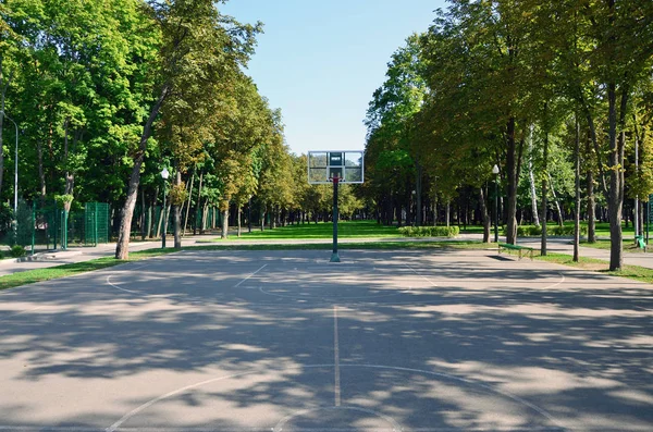 Leerer Straßenbasketballplatz Für Konzepte Wie Sport Und Bewegung Und Gesunden — Stockfoto