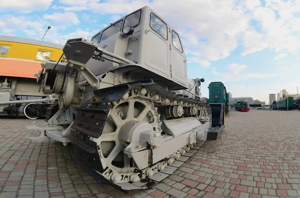 Photo Gray Bulldozer Railway Trains Strong Distortion Fisheye Lens — Stock Photo, Image