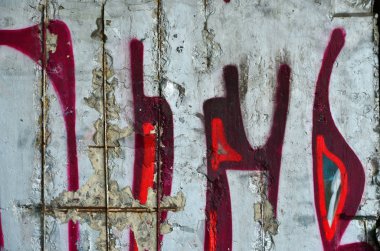 Doku üzerinde tasvir edilmiştir grafiti boyama duvar parçasının. Grafiti sokak sanatı ve grafiti kültür konularda bir fotoğraf çizim bir parça görüntüsünü