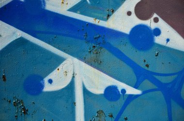 Eski duvar boyalı renkli grafiti çizim mavi sprey boyalar. Duvar yazılarını ve sokak sanat çizim Tema arka plan görüntüsü