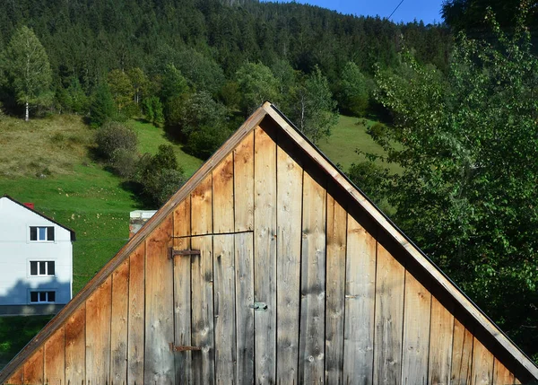 Loft Madera Una Casa Antigua Fondo Bosque Verano — Foto de Stock