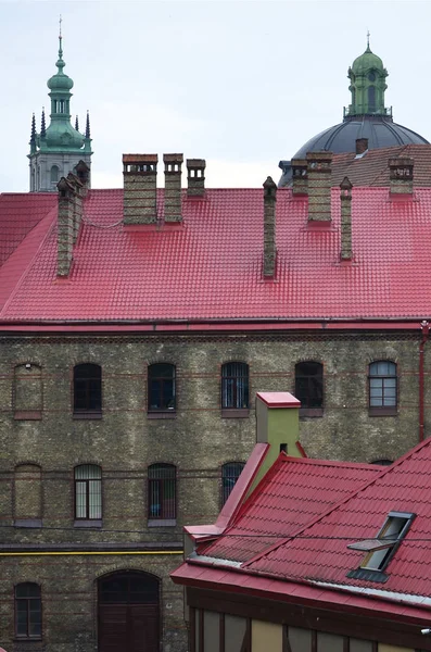 Fragmento Techo Metal Del Antiguo Edificio Restaurado Varios Pisos Lviv — Foto de Stock