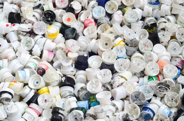 Bir desen çok kullanılan ve sprey boya ile sprey kutular başlıklarından kirli. Arka plan doku duvar grafiti çizim sokak sanatı