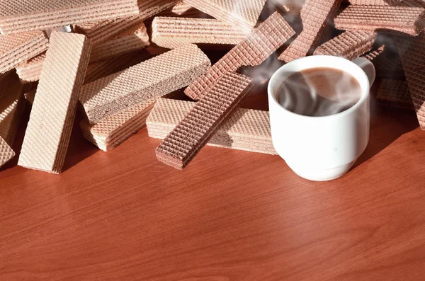 Uma Xícara Café Quente Punhado Waffles Russos Clássicos Com Diferentes — Fotografia de Stock