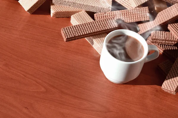 Uma Xícara Café Quente Punhado Waffles Russos Clássicos Com Diferentes — Fotografia de Stock