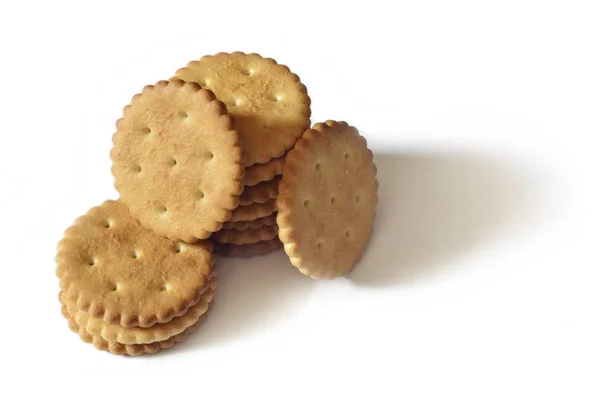 Klasické Kulaté Zlaté Žluté Solené Cracker Izolovaných Bílém Pozadí — Stock fotografie