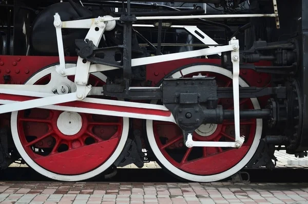 Rote Räder Einer Alten Schwarzen Dampflokomotive Räder Eines Alten Sowjetischen — Stockfoto