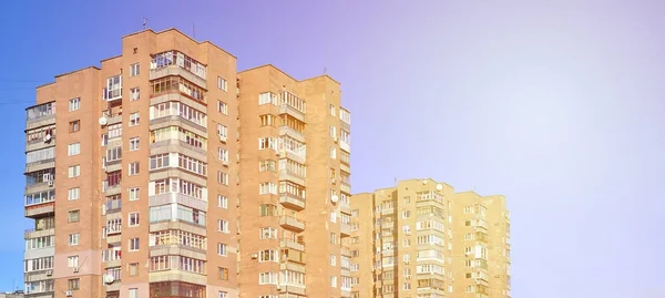 Detaylı Fotoğraf Çok Katlı Konut Binası Balkon Windows Ile Lots — Stok fotoğraf