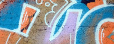 Eski duvar rengi grafiti çizim kırmızı sprey boya boyalı. Duvar yazılarını ve sokak sanat çizim Tema arka plan görüntüsü