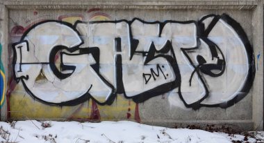 Eski duvar rengi grafiti çizim kırmızı sprey boya boyalı. Duvar yazılarını ve sokak sanat çizim Tema arka plan görüntüsü