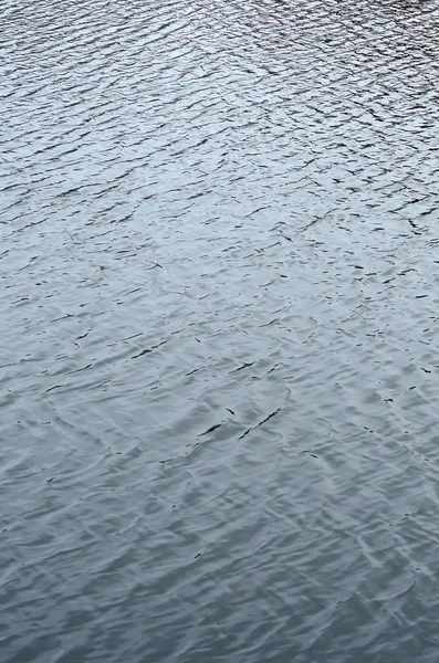 Tekstury Wody Rzece Pod Wpływem Wiatru Wiele Płytkich Fale Powierzchni — Zdjęcie stockowe