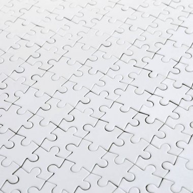 Beyaz jigsaw bulmaca monte devlet perspektif olarak kapatın. Büyük bir bütün mozaik birçok bileşenleri birleştirilmiştir