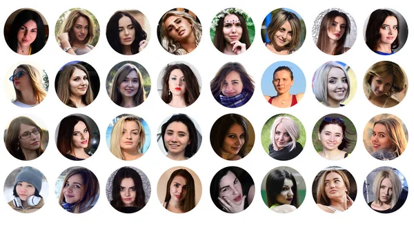 Sosyal medya ağı için genç beyaz kız grup portre kolaj. Beyaz bir arka plan üzerinde izole yuvarlak kadın avatar kümesi