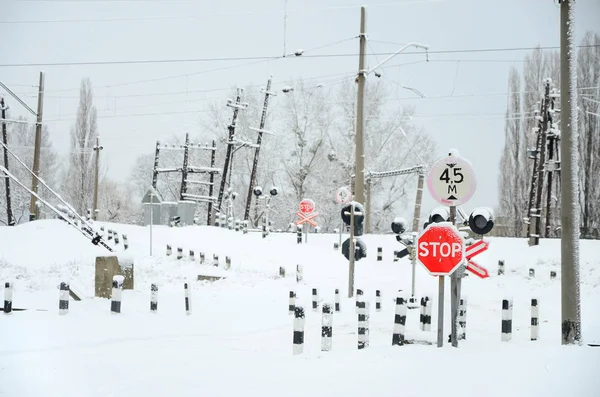 Railway Crossing Barrier Lot Warning Signs Snowy Winter Season — Stock Photo, Image
