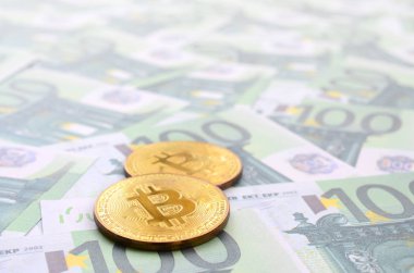 Altın fiziksel bitcoins yalanlar üzerine yeşil parasal mezhepleri 100 milyon avroluk bir dizi var. Bir sürü para sonsuz bir yığın oluşturur