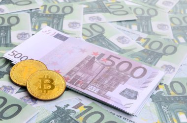 Altın fiziksel bitcoins yalanlar üzerine yeşil parasal mezhepleri 100 milyon avroluk bir dizi var. Bir sürü para sonsuz bir yığın oluşturur